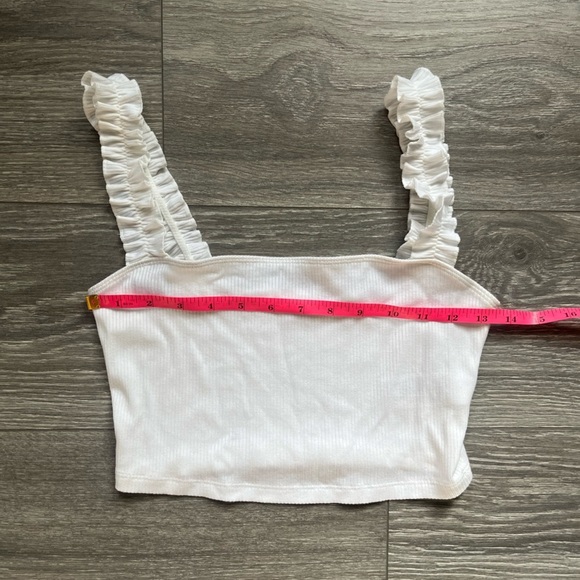 Aritzia Sunday Best White Firecracker Ruffle Strap Ribbed Crop Top Size M Summer - Picture 6 of 7